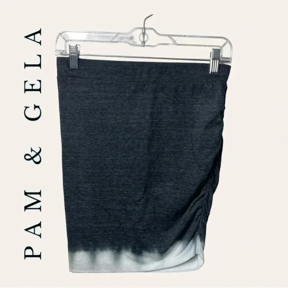 1103. PAM & GELA MINI‎ SKIRT TIE DYE BLACK/WHITE IN COLOR SIZE P - Picture 1 of 9